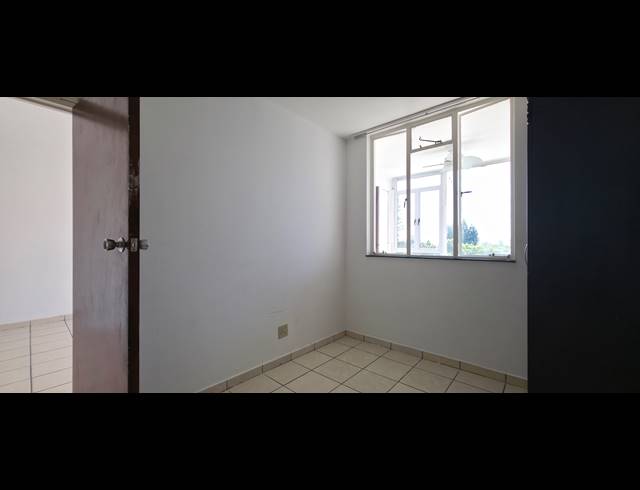 1.5 BEDROOM APARTMENT SOLD IN GLENWOOD
